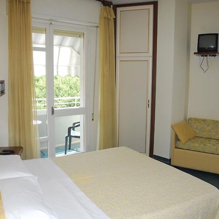 Hotel Nettuno Cattolica Buitenkant foto