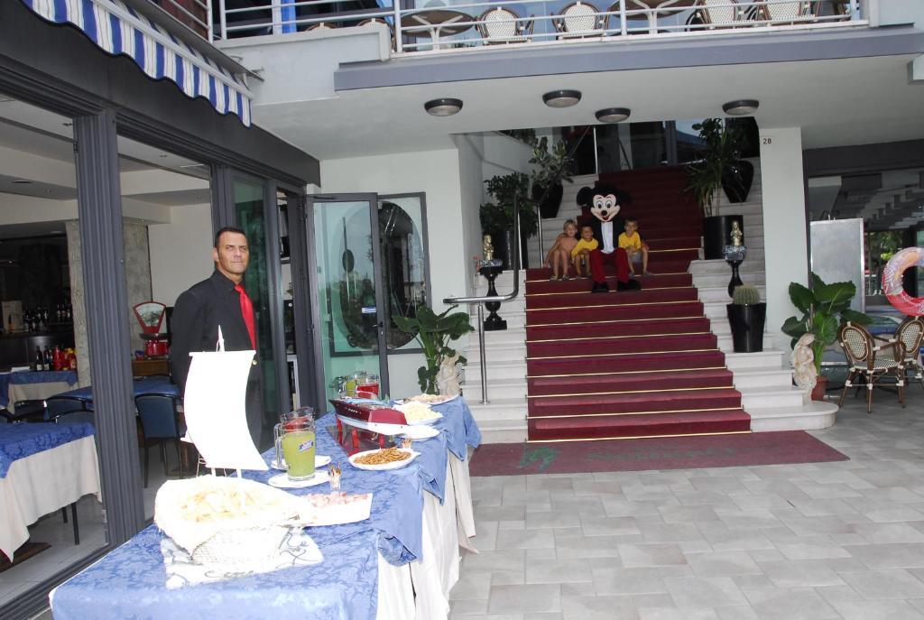 Hotel Nettuno Cattolica Buitenkant foto