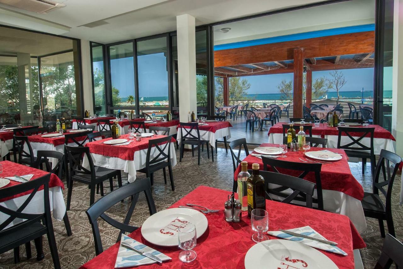 Hotel Nettuno Cattolica Buitenkant foto