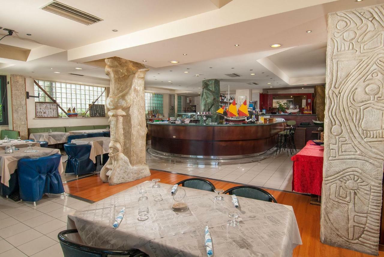 Hotel Nettuno Cattolica Buitenkant foto