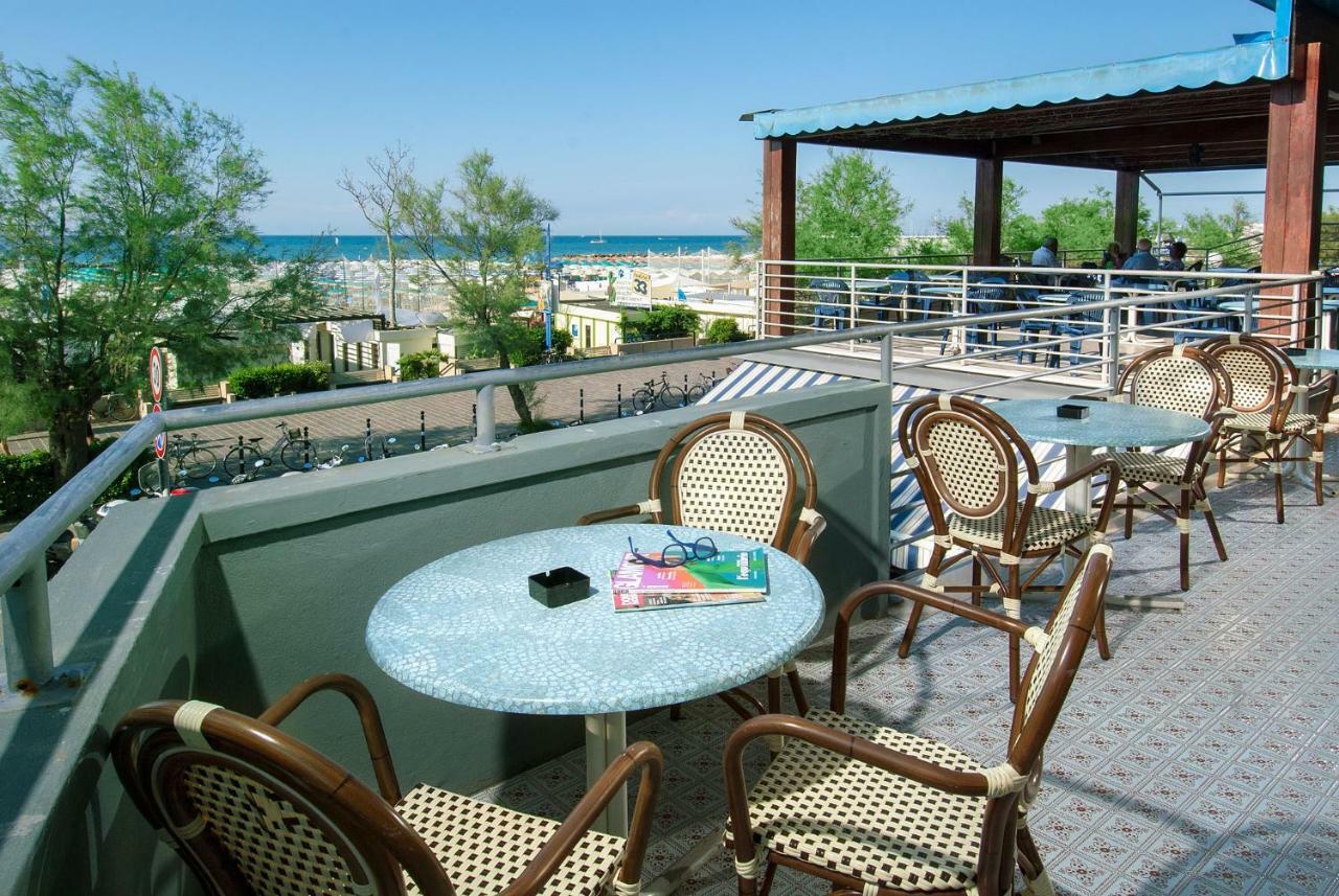 Hotel Nettuno Cattolica Buitenkant foto
