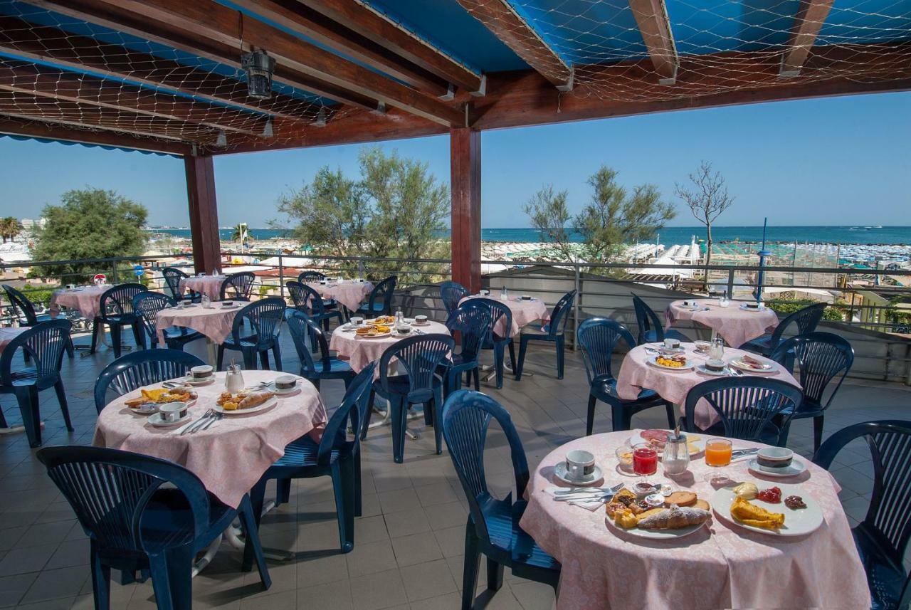 Hotel Nettuno Cattolica Buitenkant foto