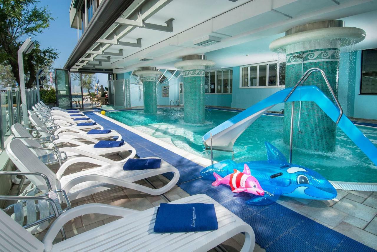 Hotel Nettuno Cattolica Buitenkant foto