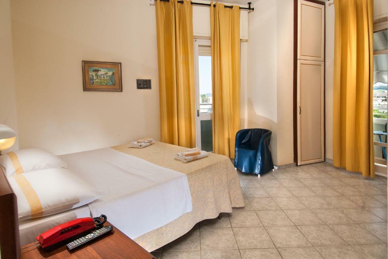 Hotel Nettuno Cattolica Buitenkant foto