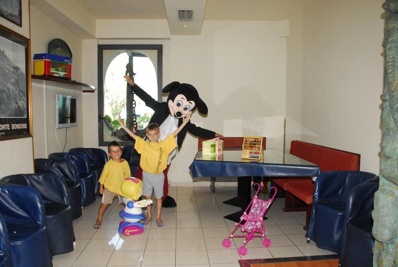 Hotel Nettuno Cattolica Buitenkant foto